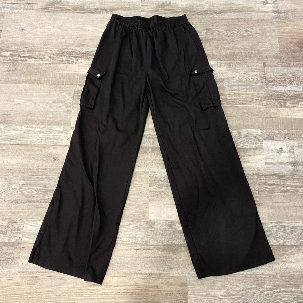 PrettyLittleThing Black Cargo Wide Leg Pull On Pants - Women’s US 10